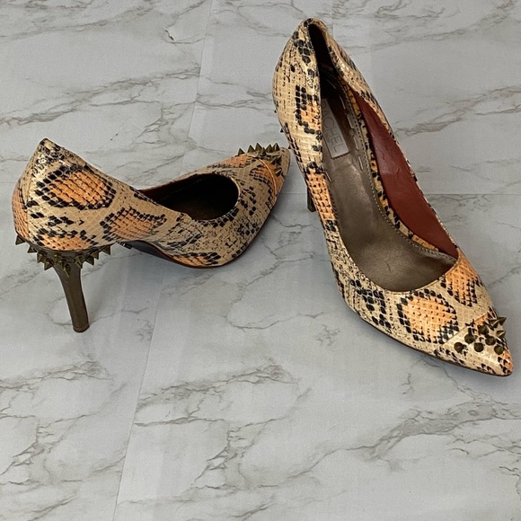 RACHEL Roy Miyang Snakeskin Leather Embellished Spiked Toe Stiletto Heeled Pumps - Picture 8 of 15